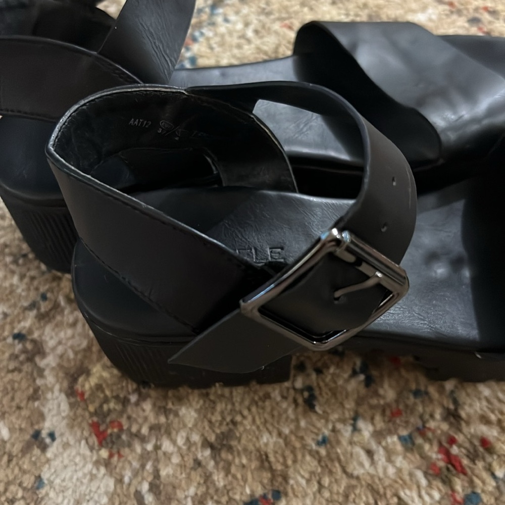 Nasty Gal Big You Up Platform Sandals - Picture 6 of 11